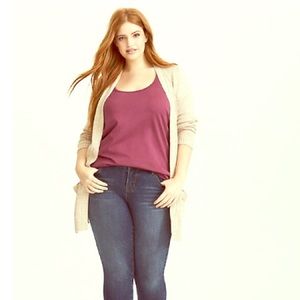 PLUM SCOOP NECK GIRLFRIEND TANK